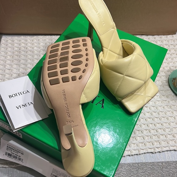 Bottega Veneta Sandals - Picture 4 of 6